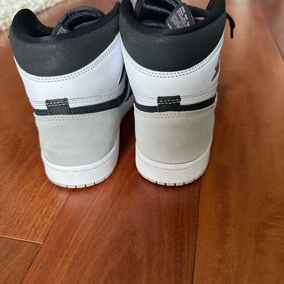 Air Jordan 1 High Retro OG Bleached Coral size 8 - Picture 3 of 8